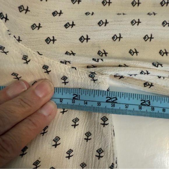 Free People Cream Navy Lightweight Long Sleeve Split Neck Tunic Shirt Top Size S - Picture 13 of 13